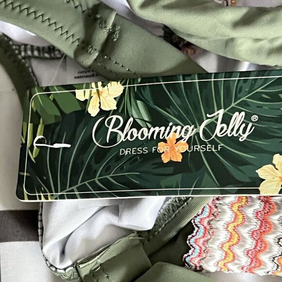 NWT Blooming Jelly V Neck High Waist Bikini Swimsuit Size Medium Sage Green - Picture 8 of 11